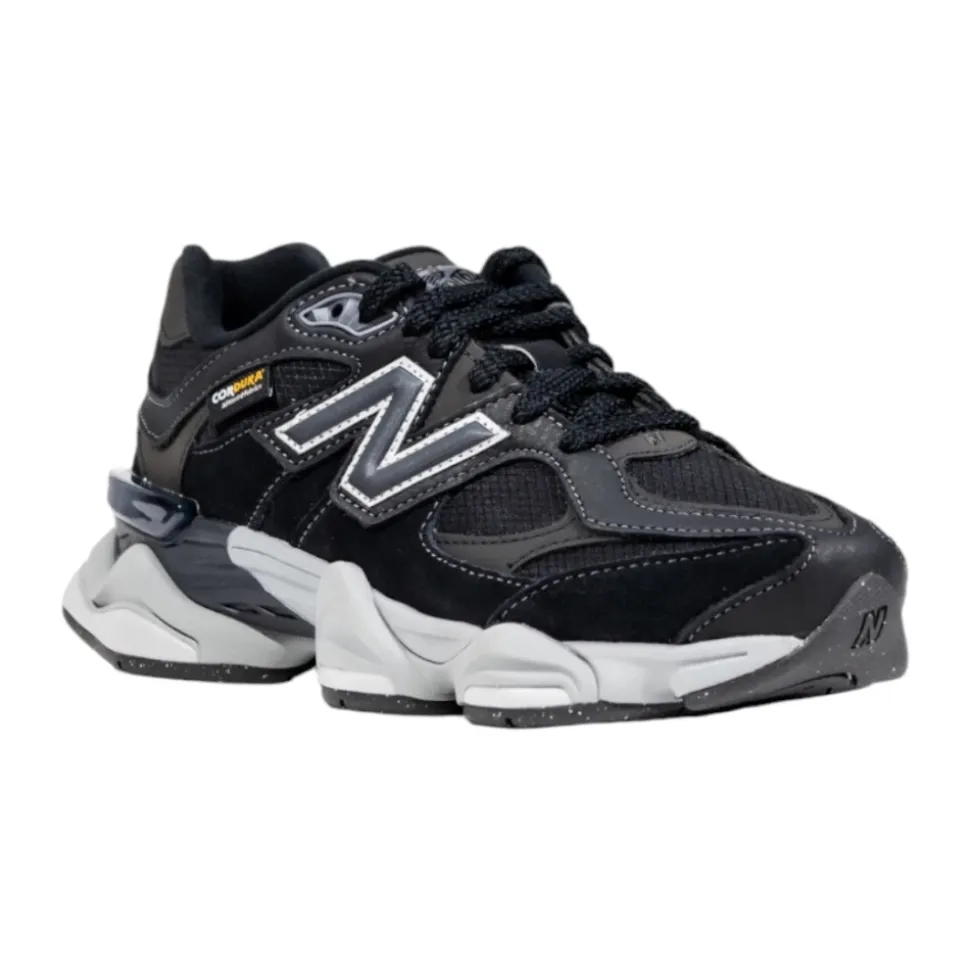 9060 Sneakers