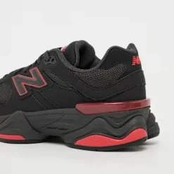 9060 Sneakers