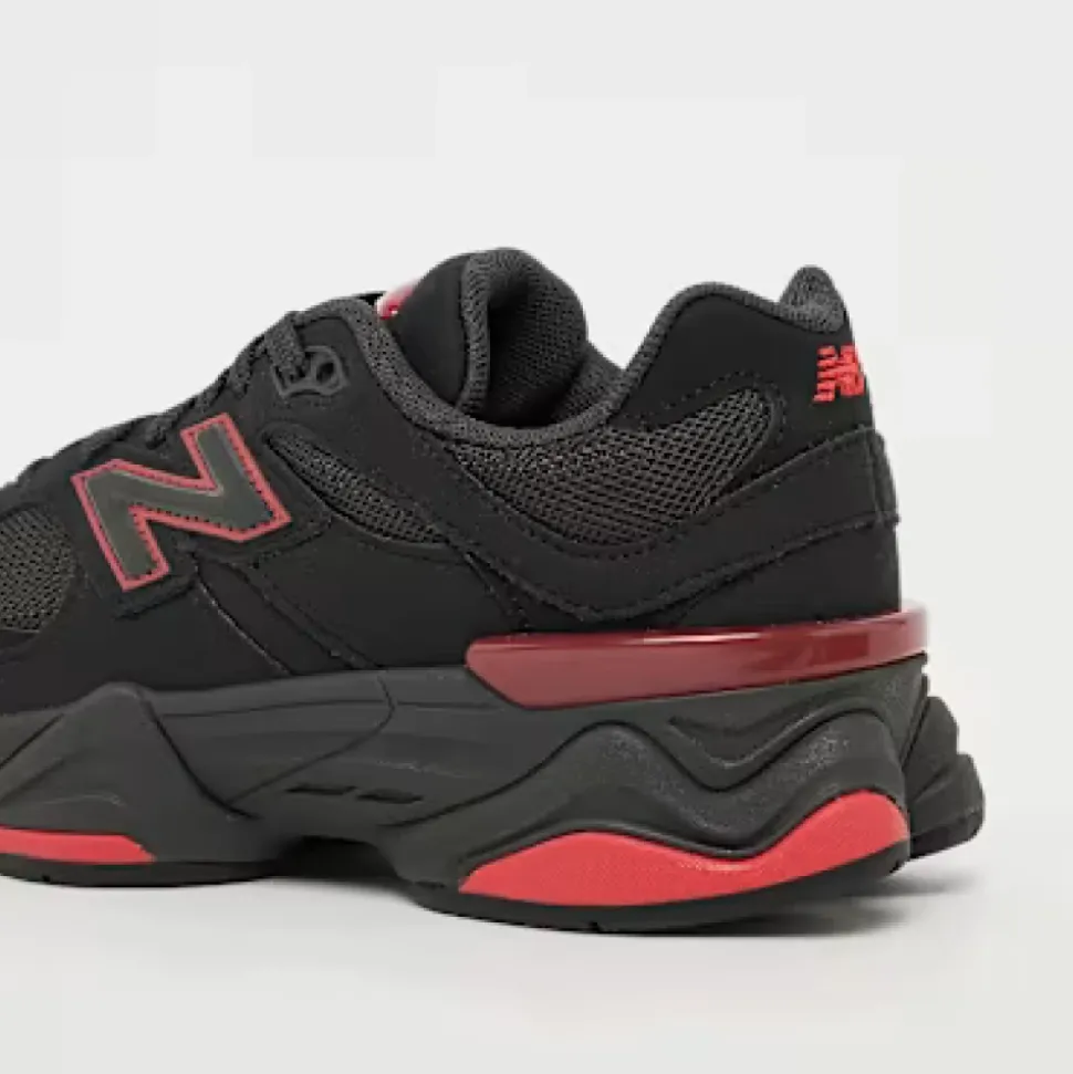 9060 Sneakers