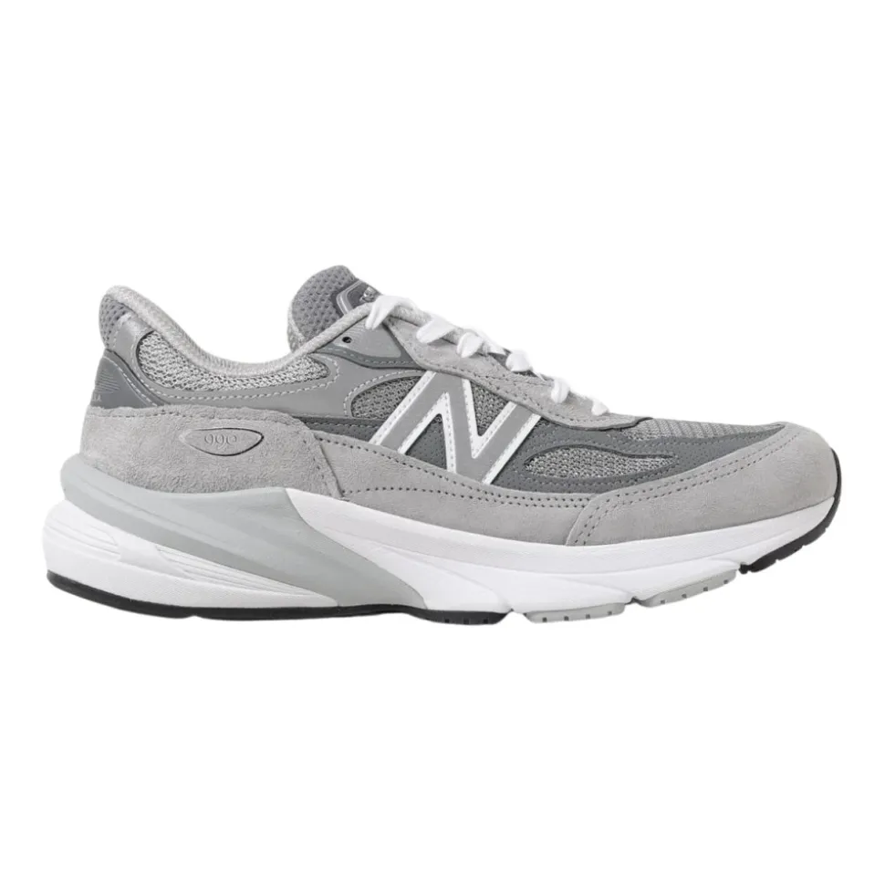 9060 Sneakers