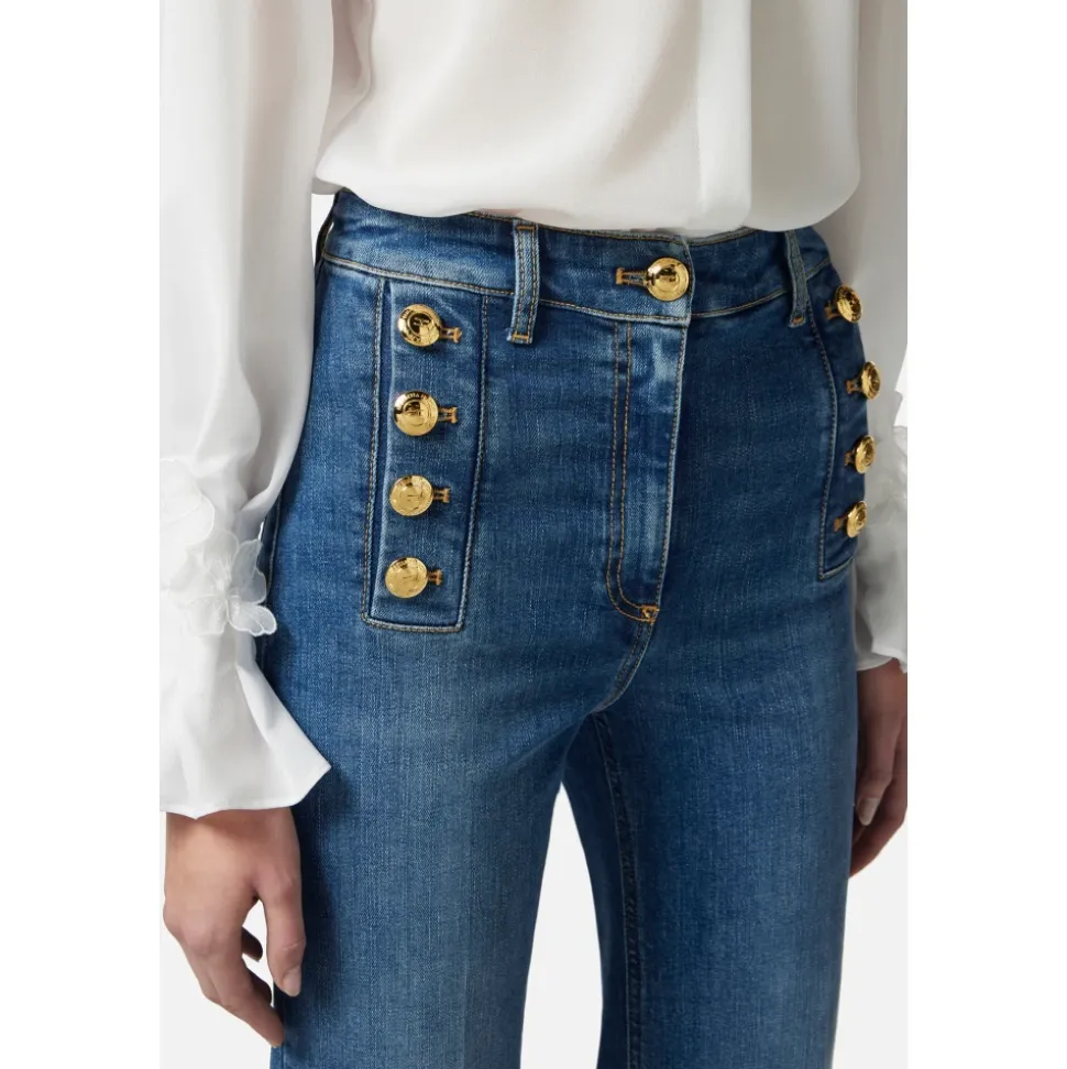 Ausgestellte Denim-Hose mit Matrosenknöpfen