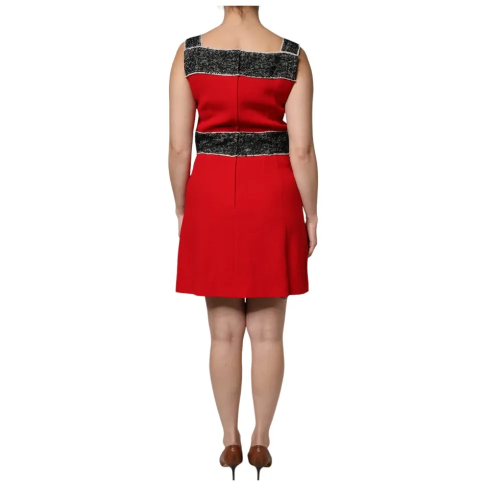 Ausgestelltes Mini-Kleid