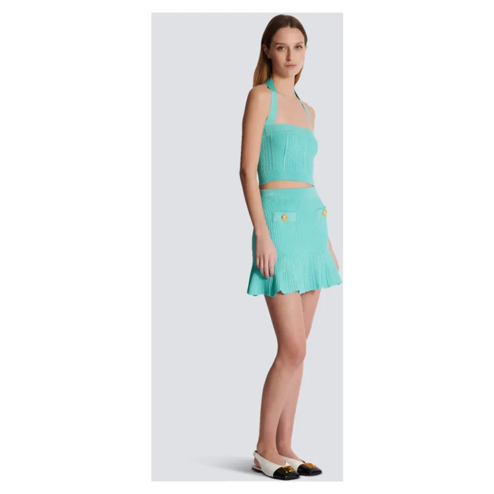 Ausgestelltes Strickkleid