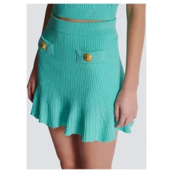 Ausgestelltes Strickkleid