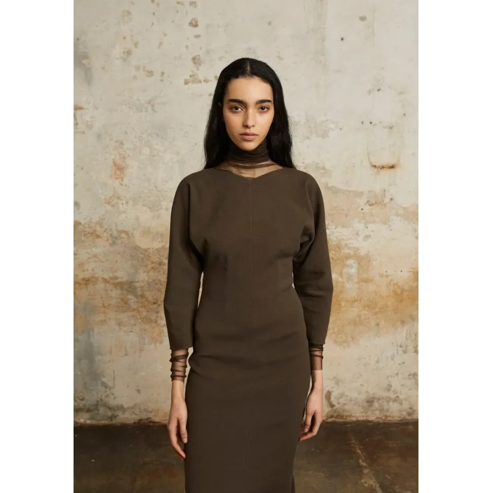 Bawa, figurbetontes braunes Kleid