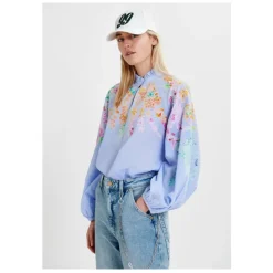 Blaue Hitrus Tops