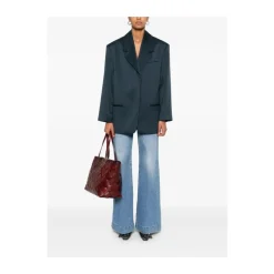 Blaue Jeans mit Knöpfen vorne