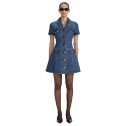 Blaues Kleid mit Knöpfen und Taschen