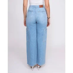 Cargo-Jeans mit Maxi-Taschen und Schmuckdetails