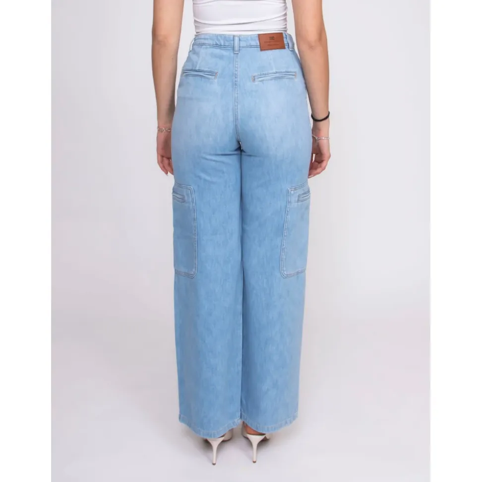Cargo-Jeans mit Maxi-Taschen und Schmuckdetails