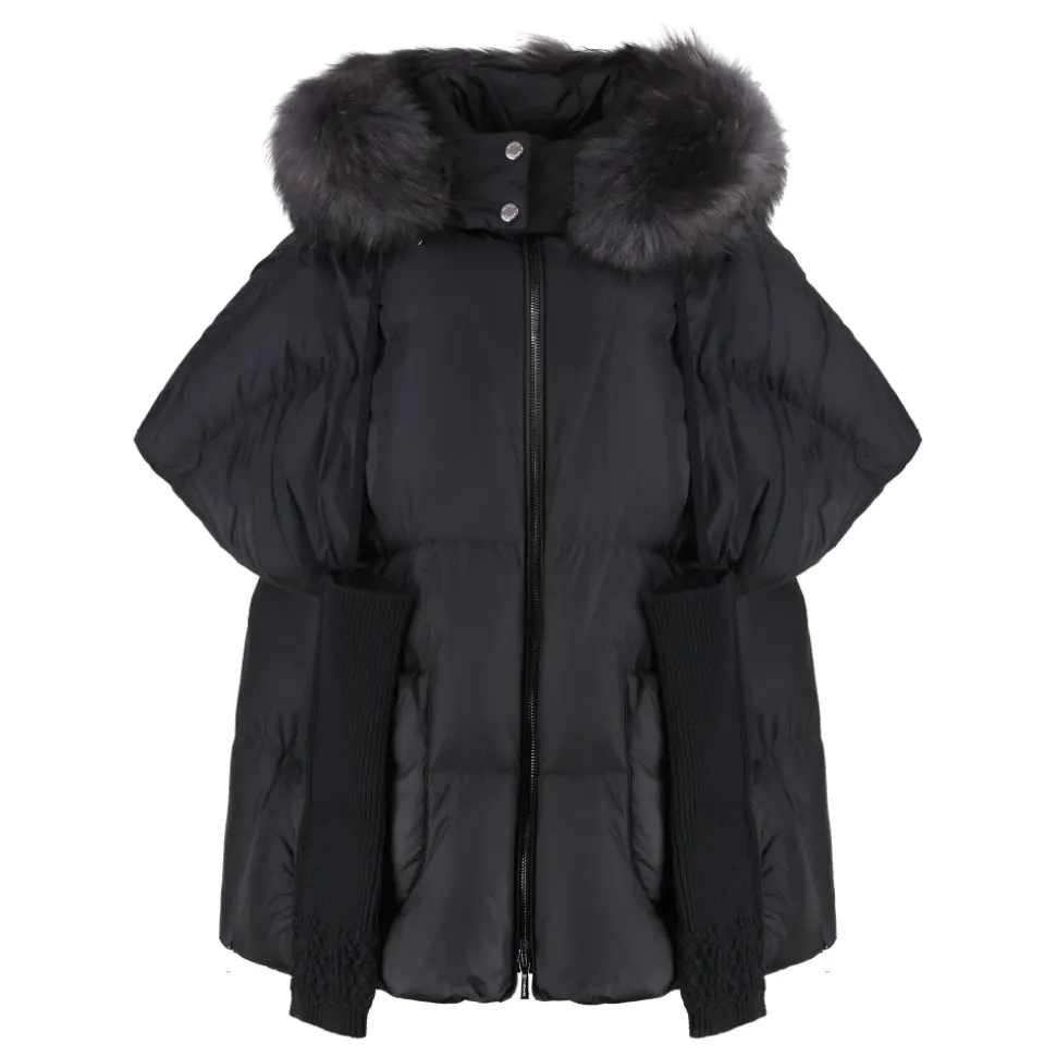 Daunenjacke mit Pelzbesatz an der Kapuze
