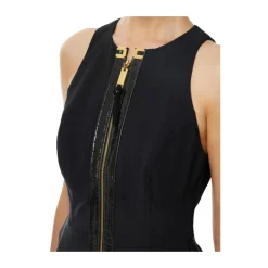 Doppellagiges Crêpe-Kleid mit Knisterleder-Besatz