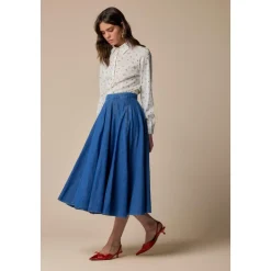 Eleganter, fließender langer Jeansrock