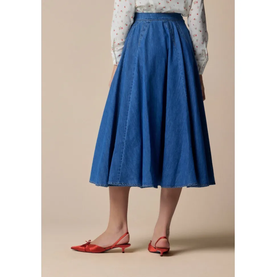 Eleganter, fließender langer Jeansrock