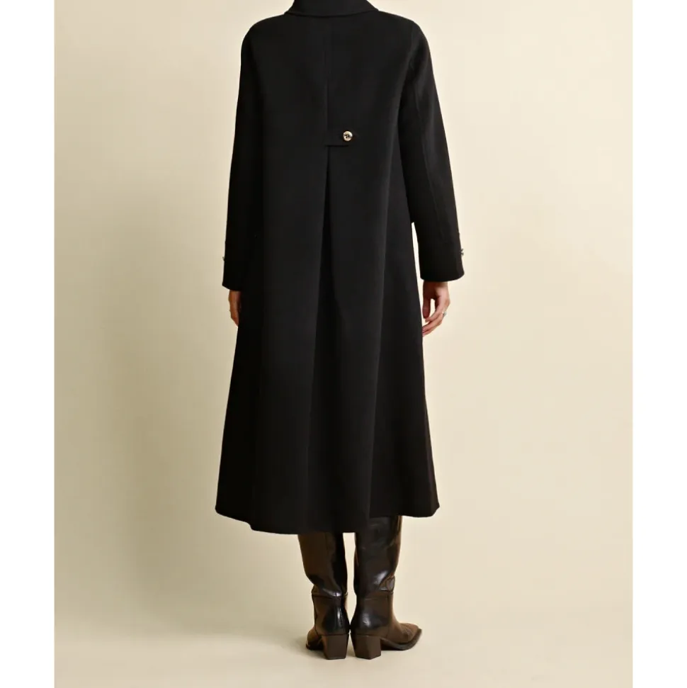 Eleganter Wollmantel