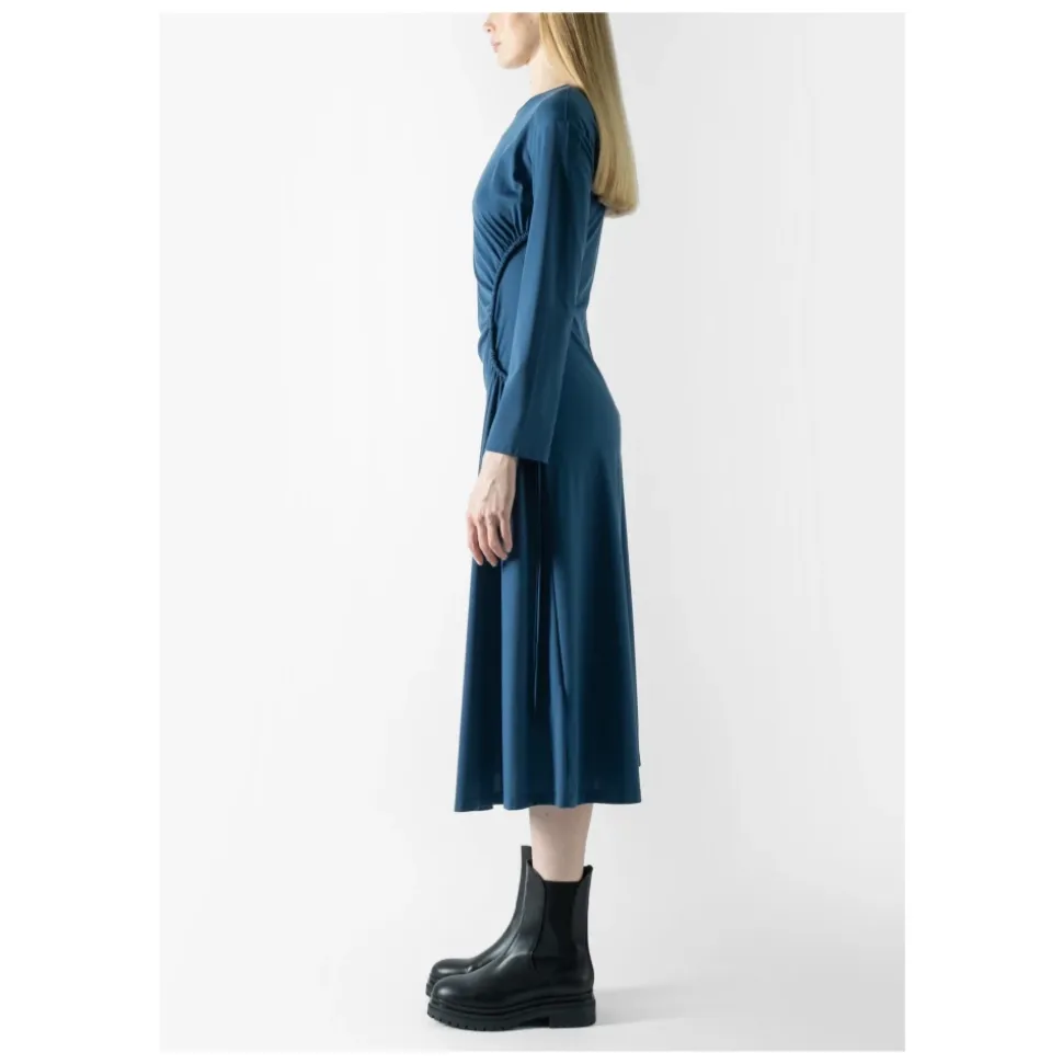 Elegantes Midikleid mit U-Boot-Ausschnitt