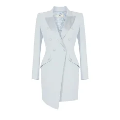 Etui-Kleid aus leichtem Crêpe-Gewebe mit Smoking-Details