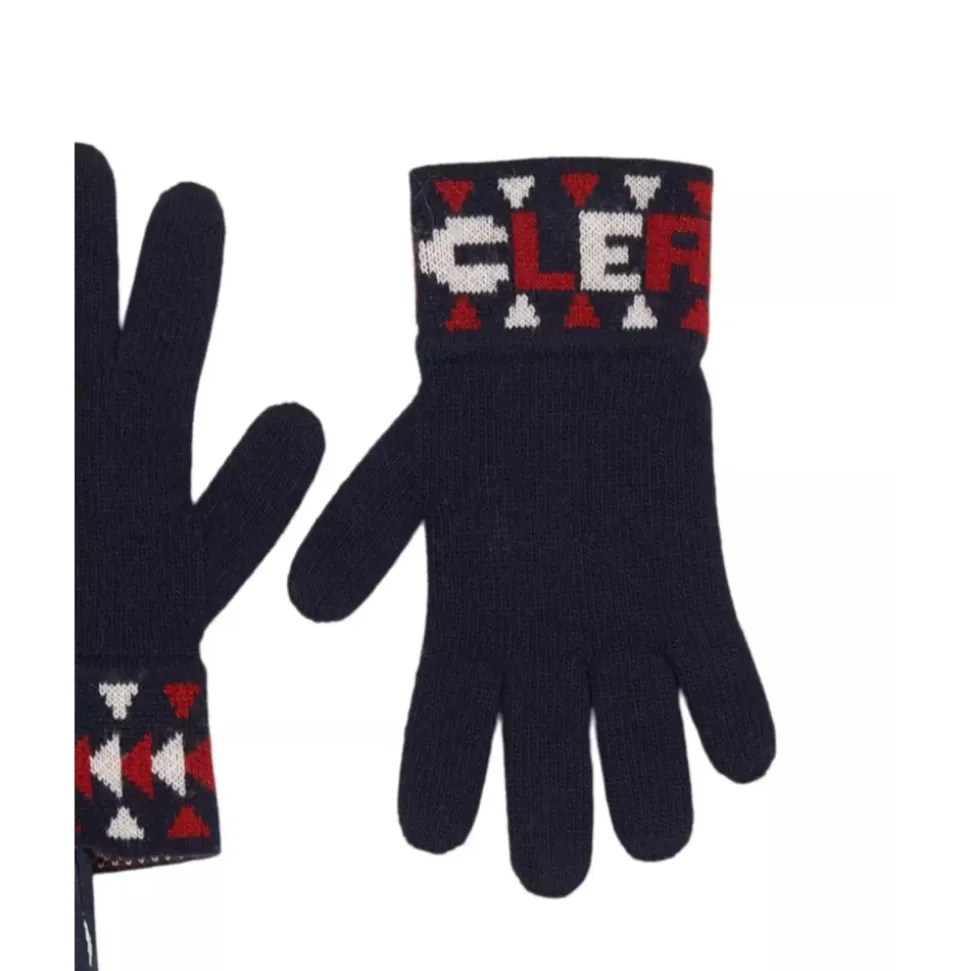 Gemusterte Handschuhe