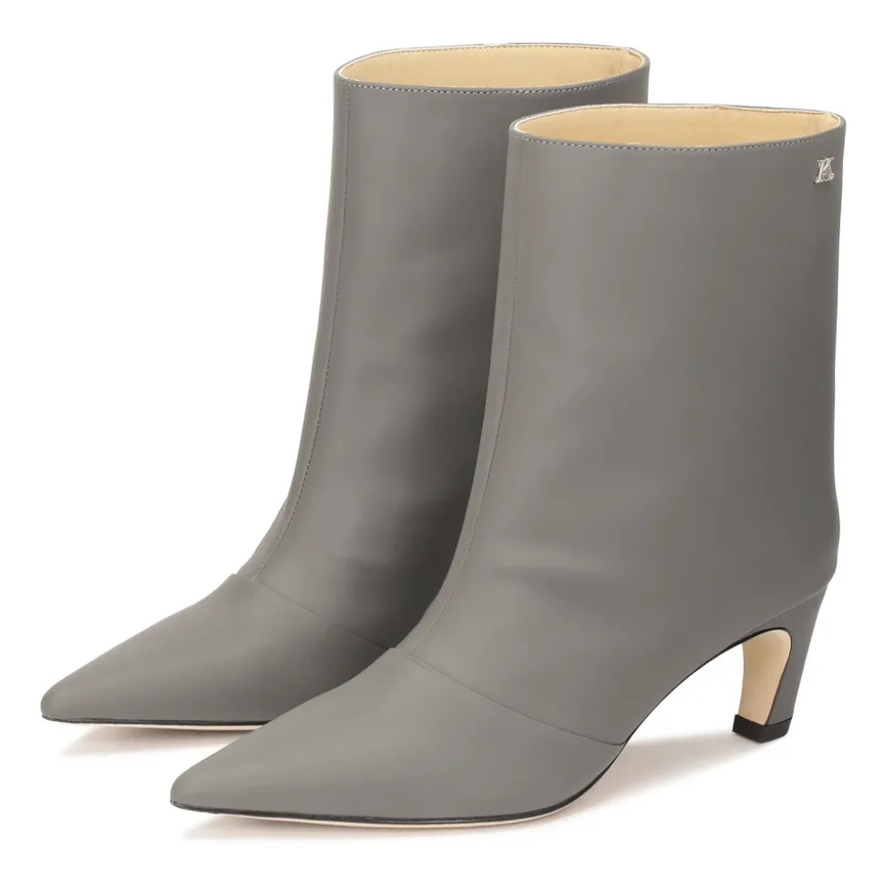 Graue Kitten-Absatzstiefel
