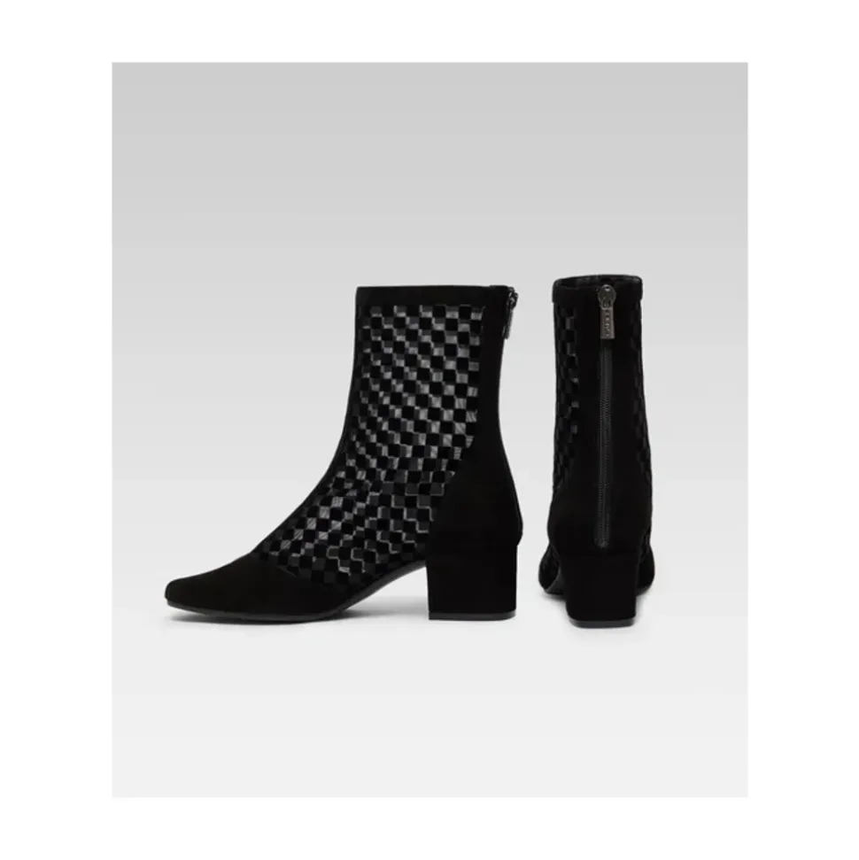 H25 Boots