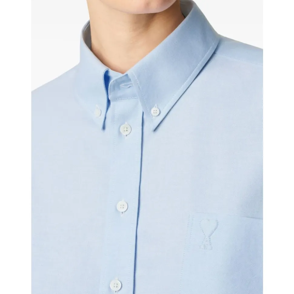 Klares Blaues Button-Down Hemd