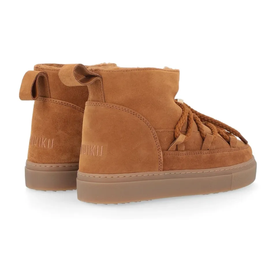 Klassische braune Winterstiefel niedrig