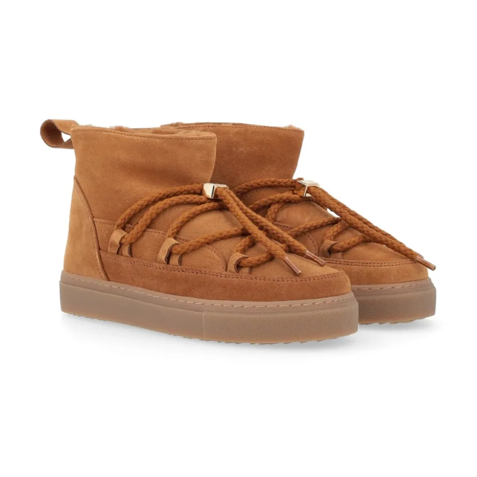 Klassische braune Winterstiefel niedrig