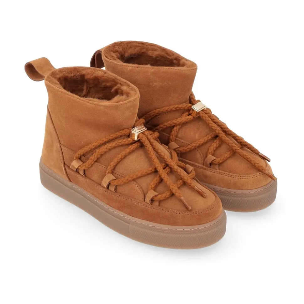 Klassische braune Winterstiefel niedrig