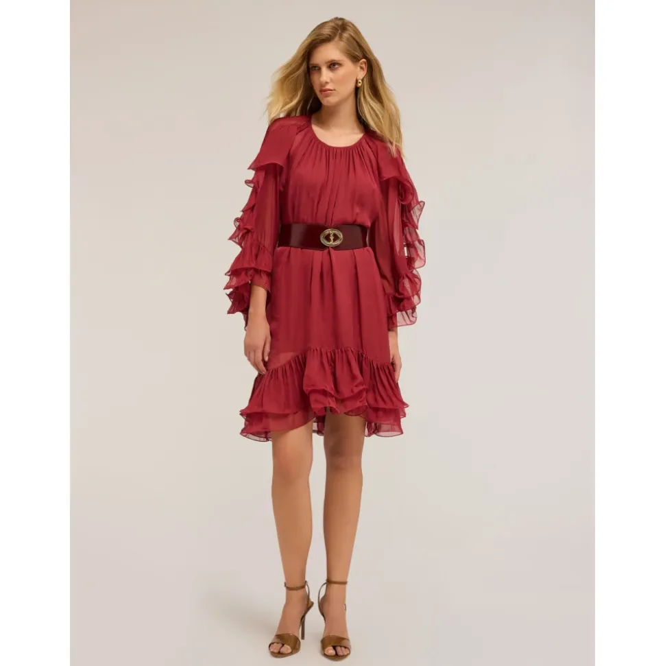 Kurzes Kleid mit Rüschen