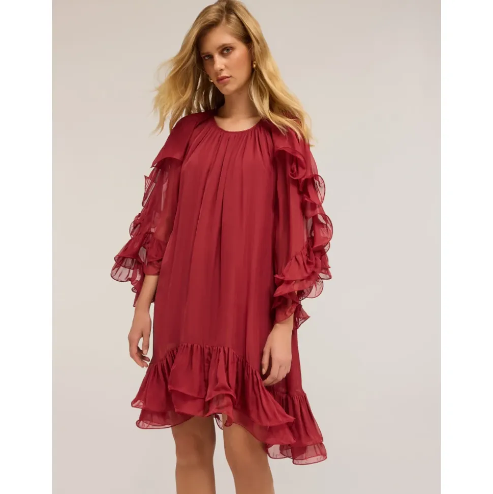 Kurzes Kleid mit Rüschen