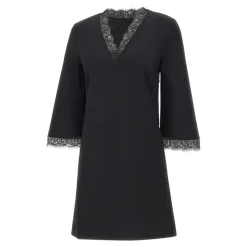 Kurzes Kleid mit Spitzendetails