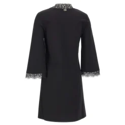 Kurzes Kleid mit Spitzendetails