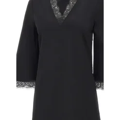 Kurzes Kleid mit Spitzendetails