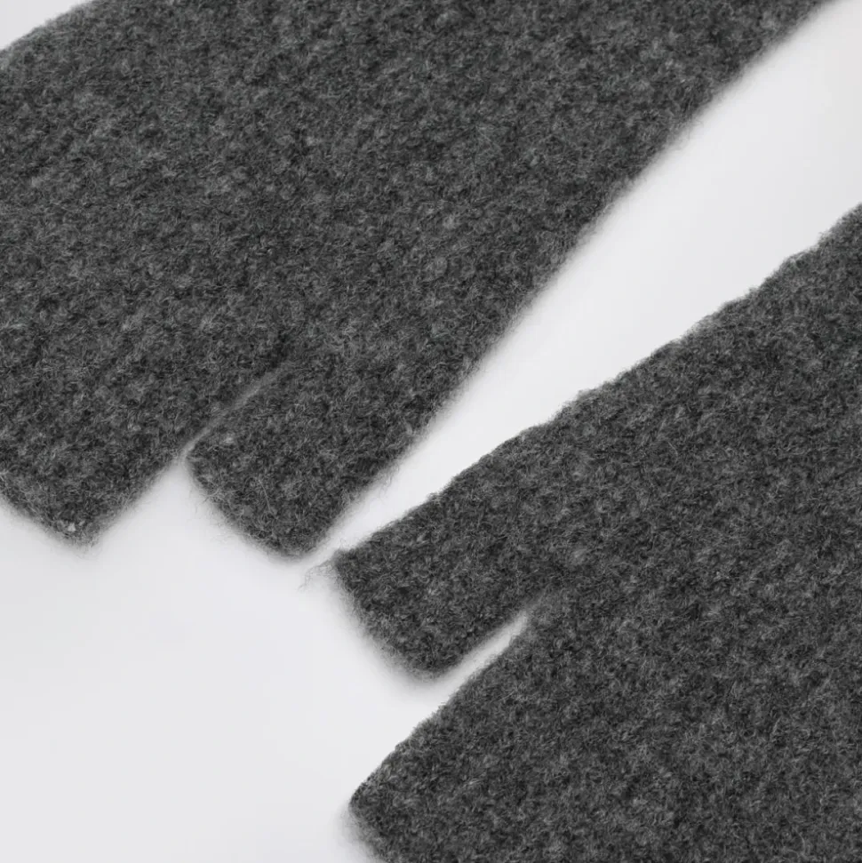 Lange fingerlose Handschuhe