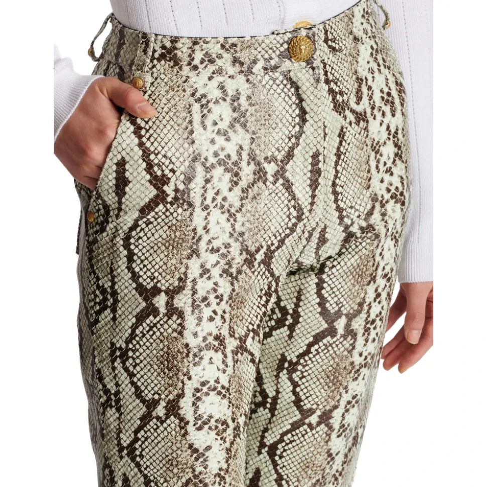 Lederhose im Schlangenleder-Look