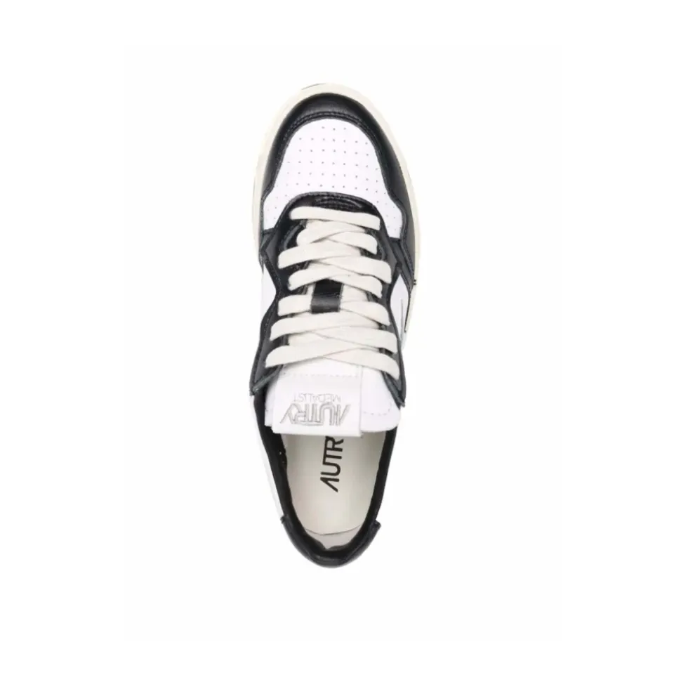 Medalist Low Sneaker