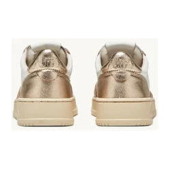 Medalist Low Top Sneaker