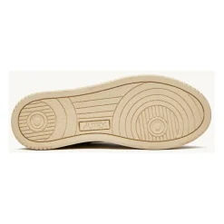 Medalist Low Top Sneaker