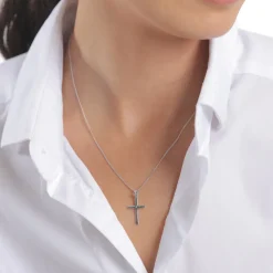 Minimal Cross Necklace