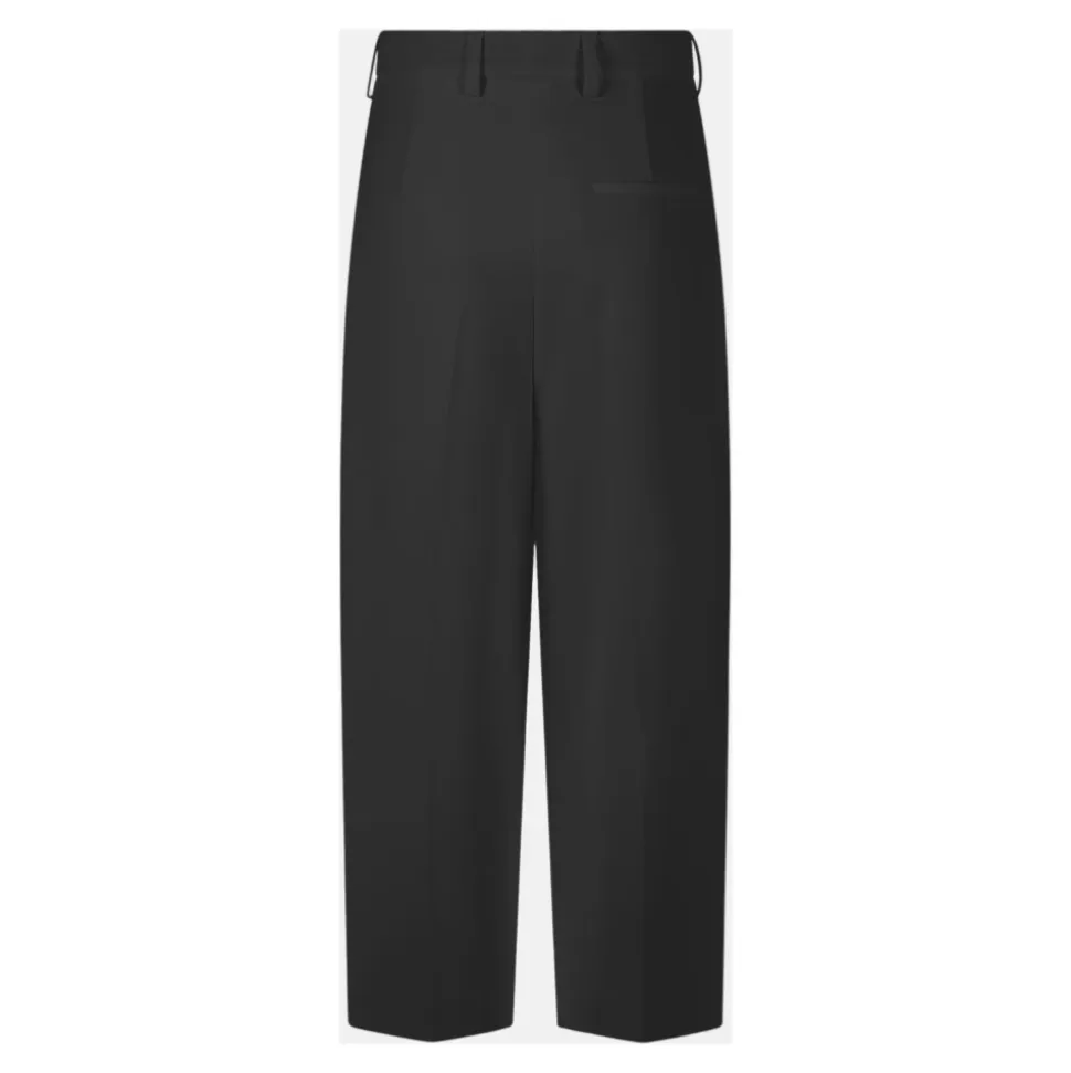 Noa Crop Fluid Cade