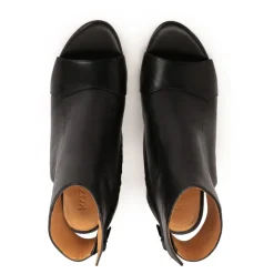 Peep Toe Stiefeletten.Dieses Produkt fällt klein aus.
