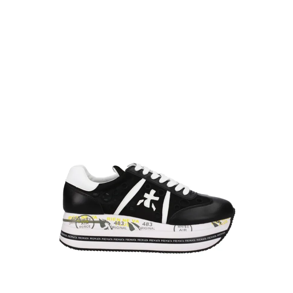 Perforierte Lace Sneakers mit Plateausohle