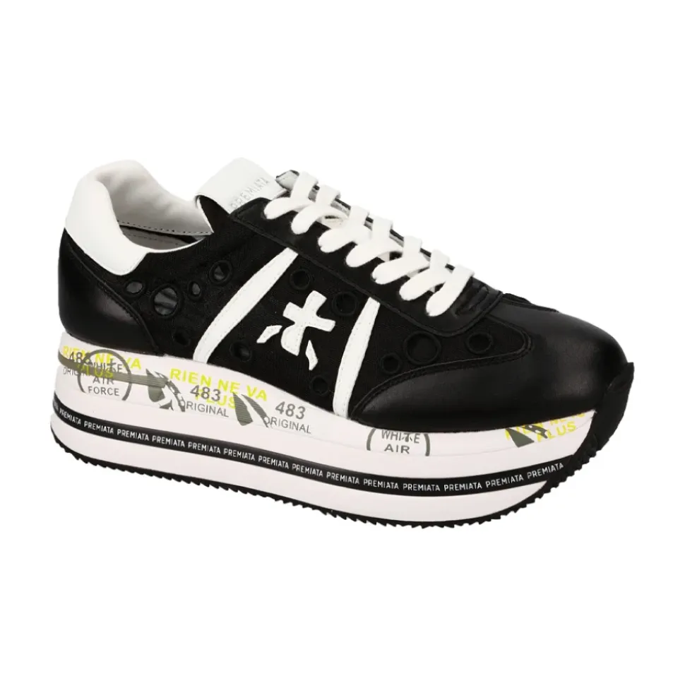 Perforierte Lace Sneakers mit Plateausohle