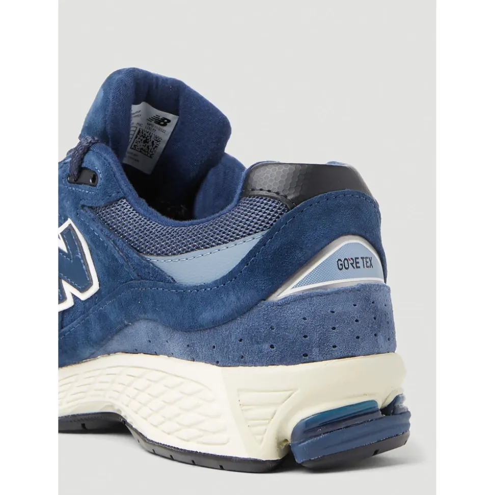 2002R Sneakers