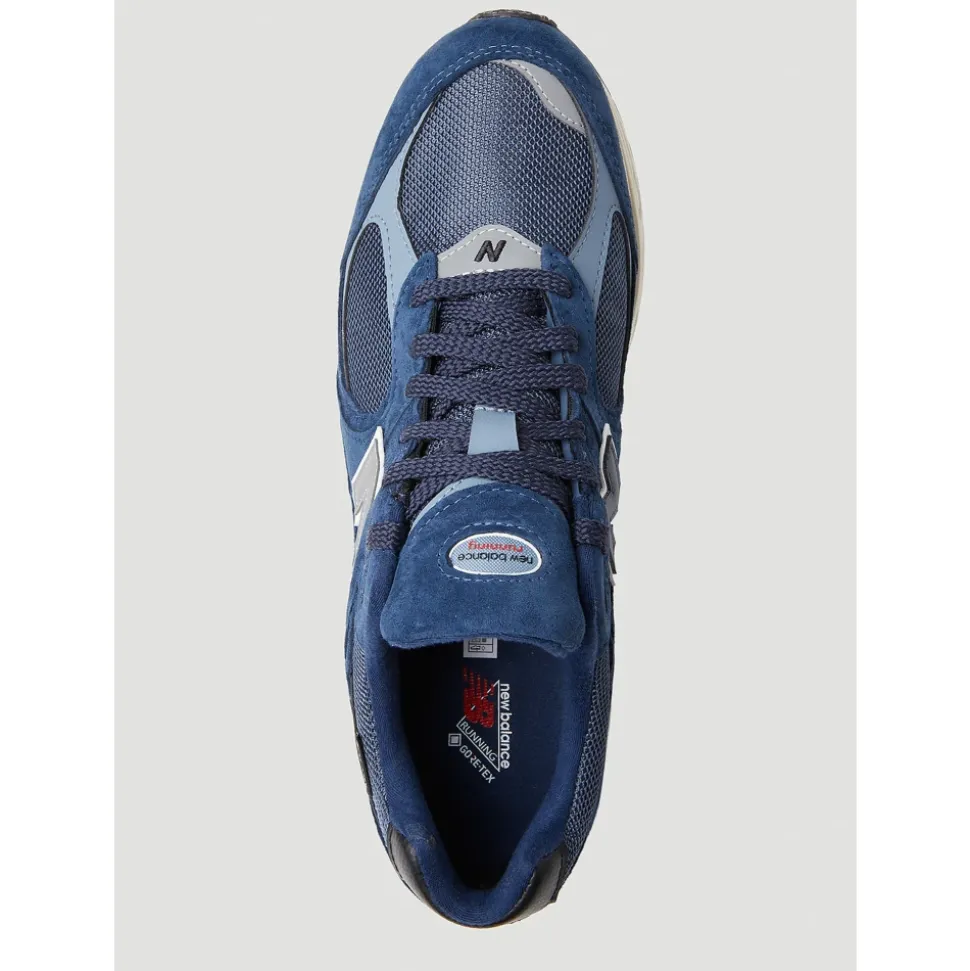2002R Sneakers