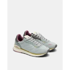 Retro Sneaker