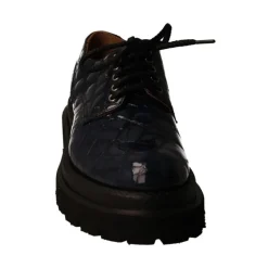 Schnüre Schuhe