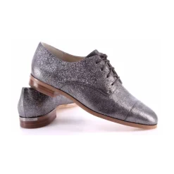 Schnürschuhe