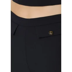 Schwarze Hose mit Stil