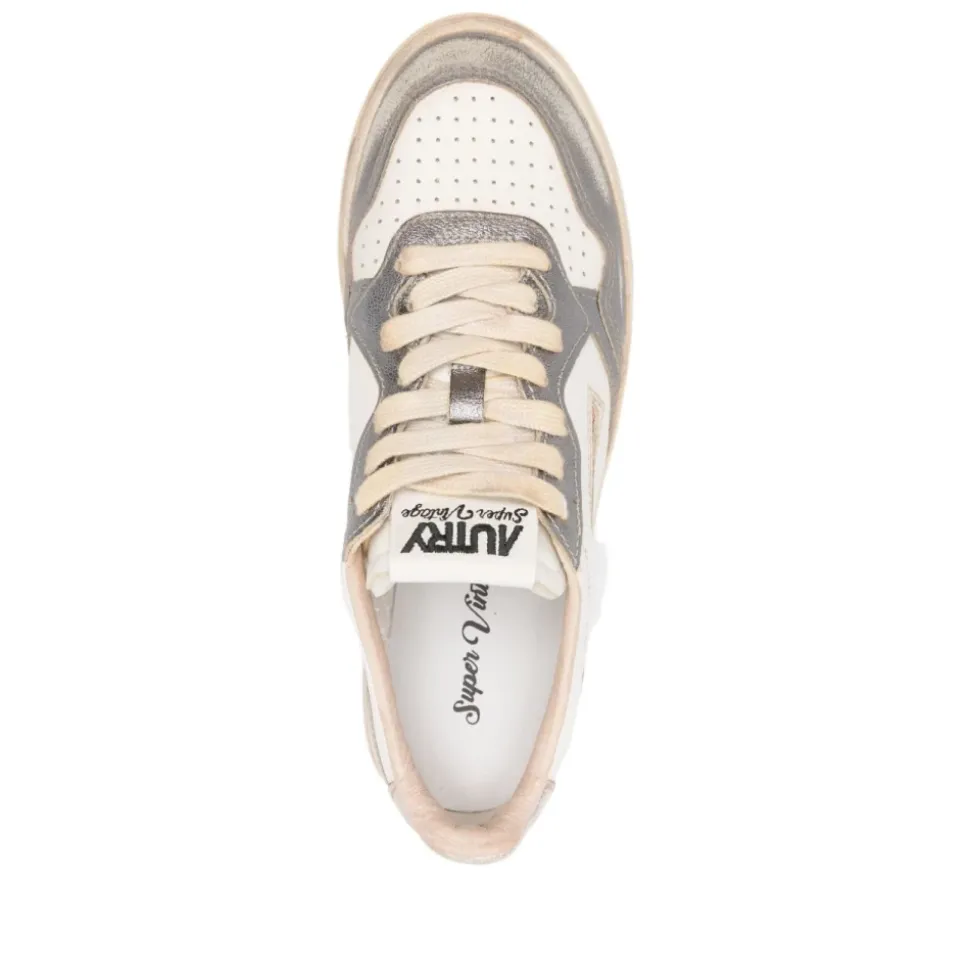 Silberne Sneakers für Frauen